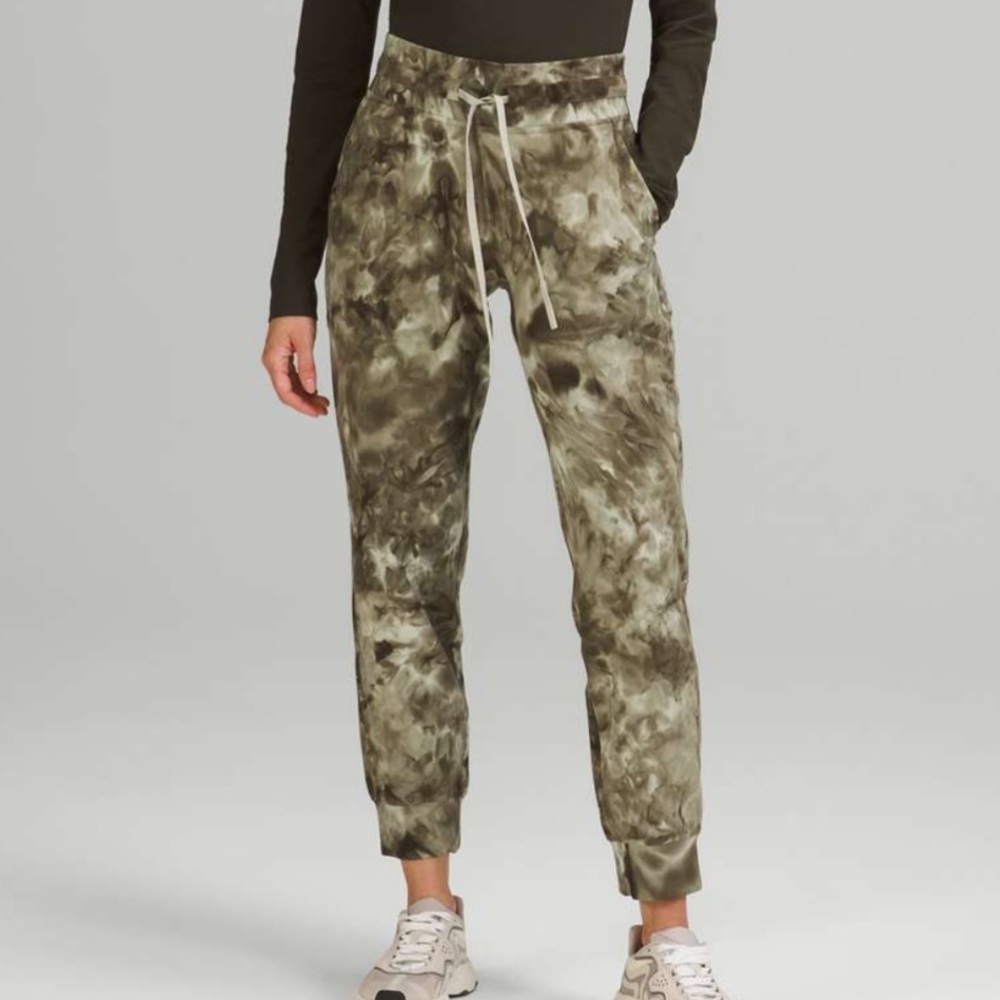 Lululemon Ready to Rulu High-Rise Jogger *7/8 Length size 4